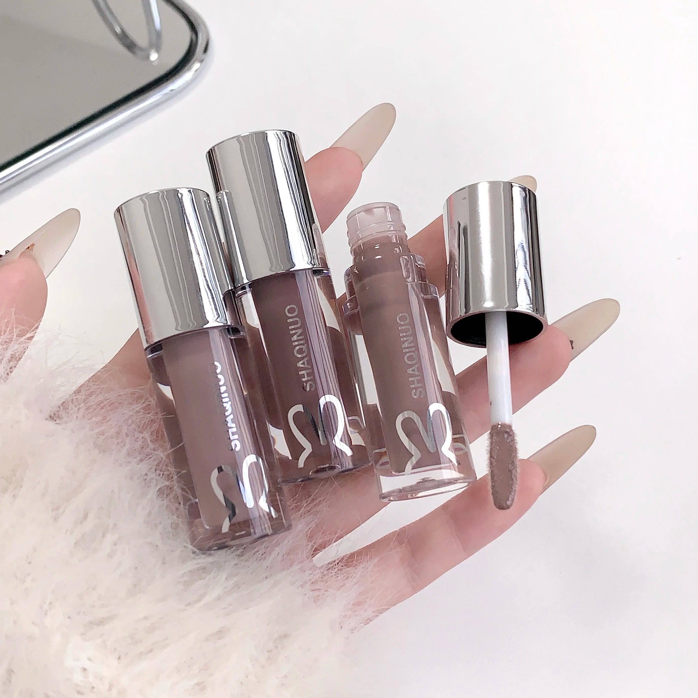 SHAQINUO Water Light Lip Gloss